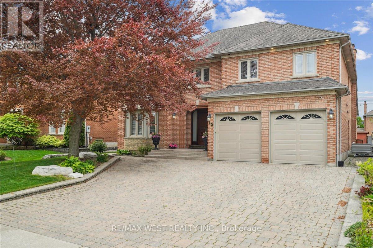 15 BROWNLEE AVENUE, Vaughan, Ontario