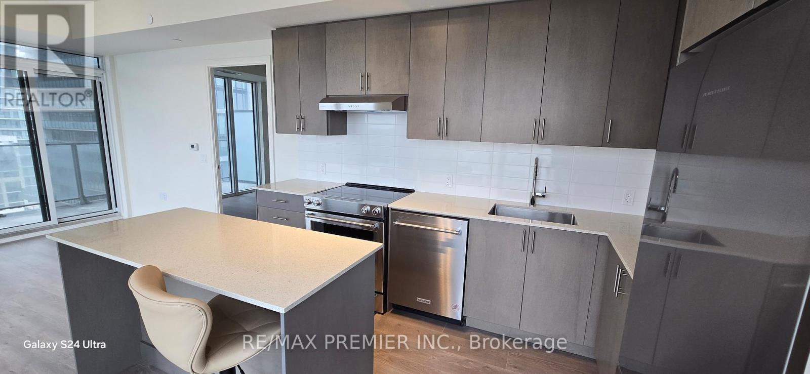 1015 - 8960 Jane Street, Vaughan, Ontario  L4K 2M9 - Photo 6 - N12169086