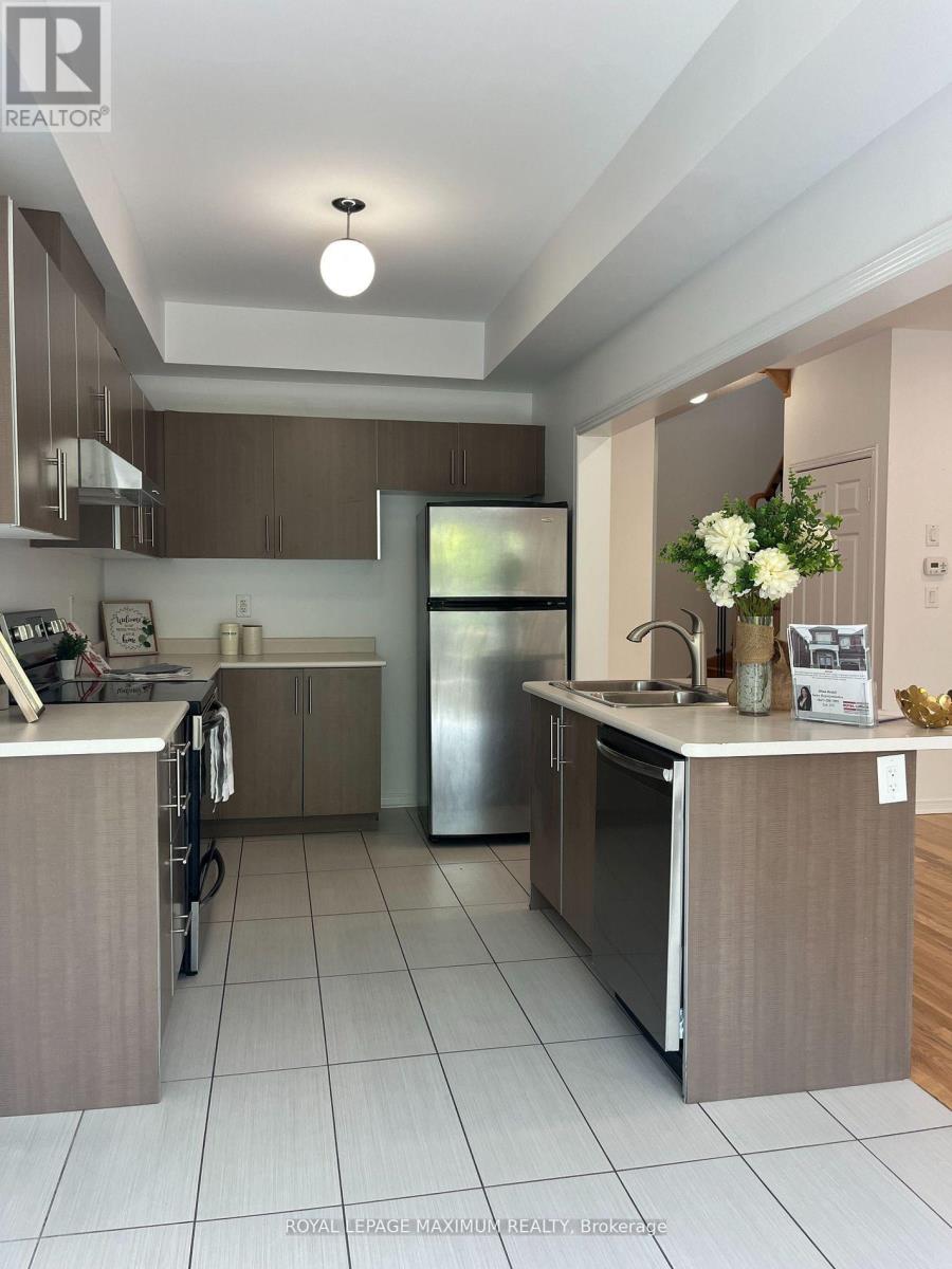 58 Gentile Circle, Vaughan, Ontario  L4H 1G4 - Photo 10 - N12169219