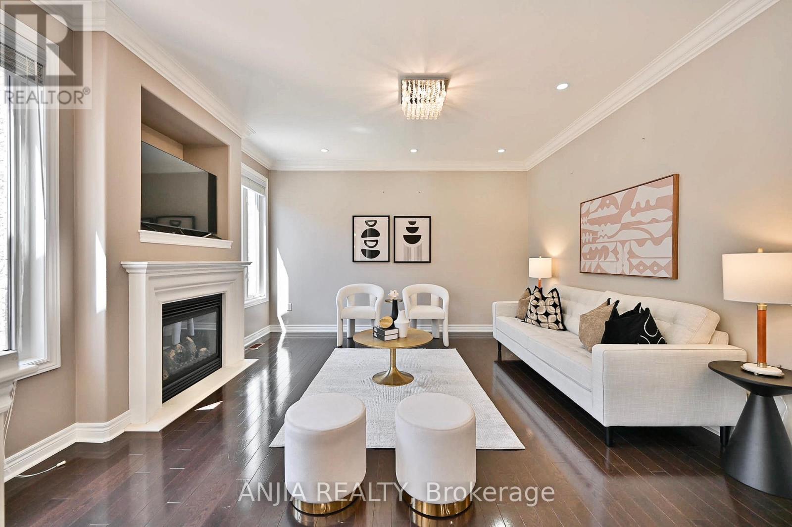 42 Grayleaf Drive, Whitchurch-Stouffville (Stouffville), Ontario  L4A 1S8 - Photo 10 - N12169253