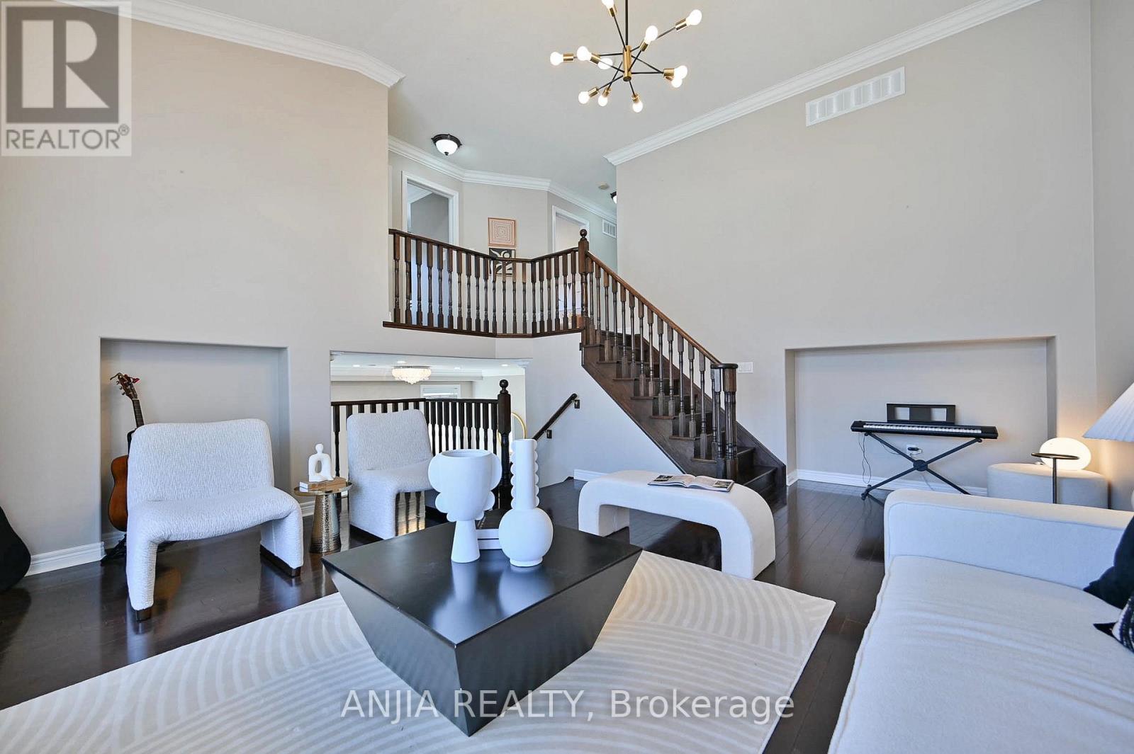42 Grayleaf Drive, Whitchurch-Stouffville, Ontario  L4A 1S8 - Photo 25 - N12169253