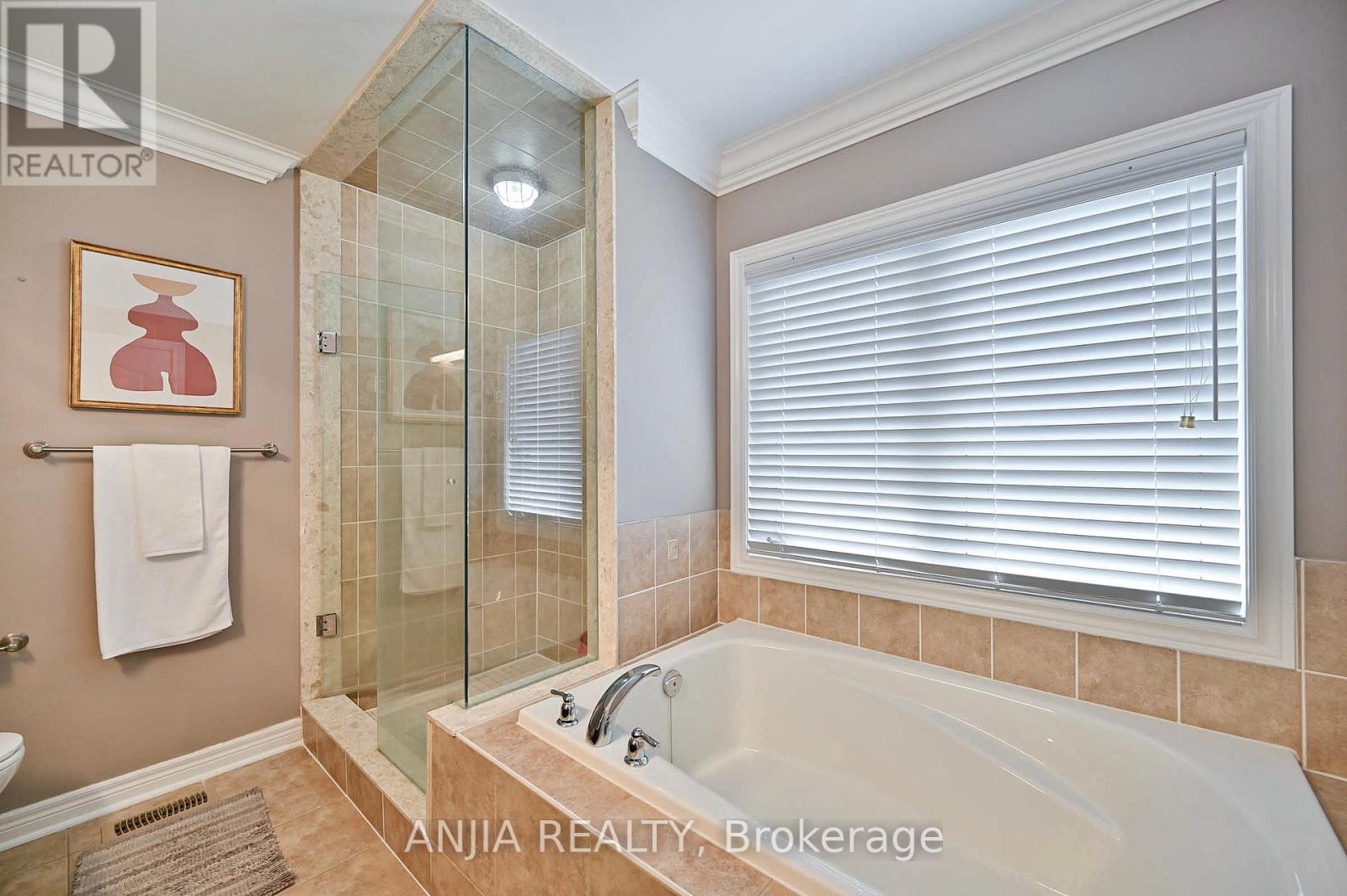 42 Grayleaf Drive, Whitchurch-Stouffville (Stouffville), Ontario  L4A 1S8 - Photo 31 - N12169253