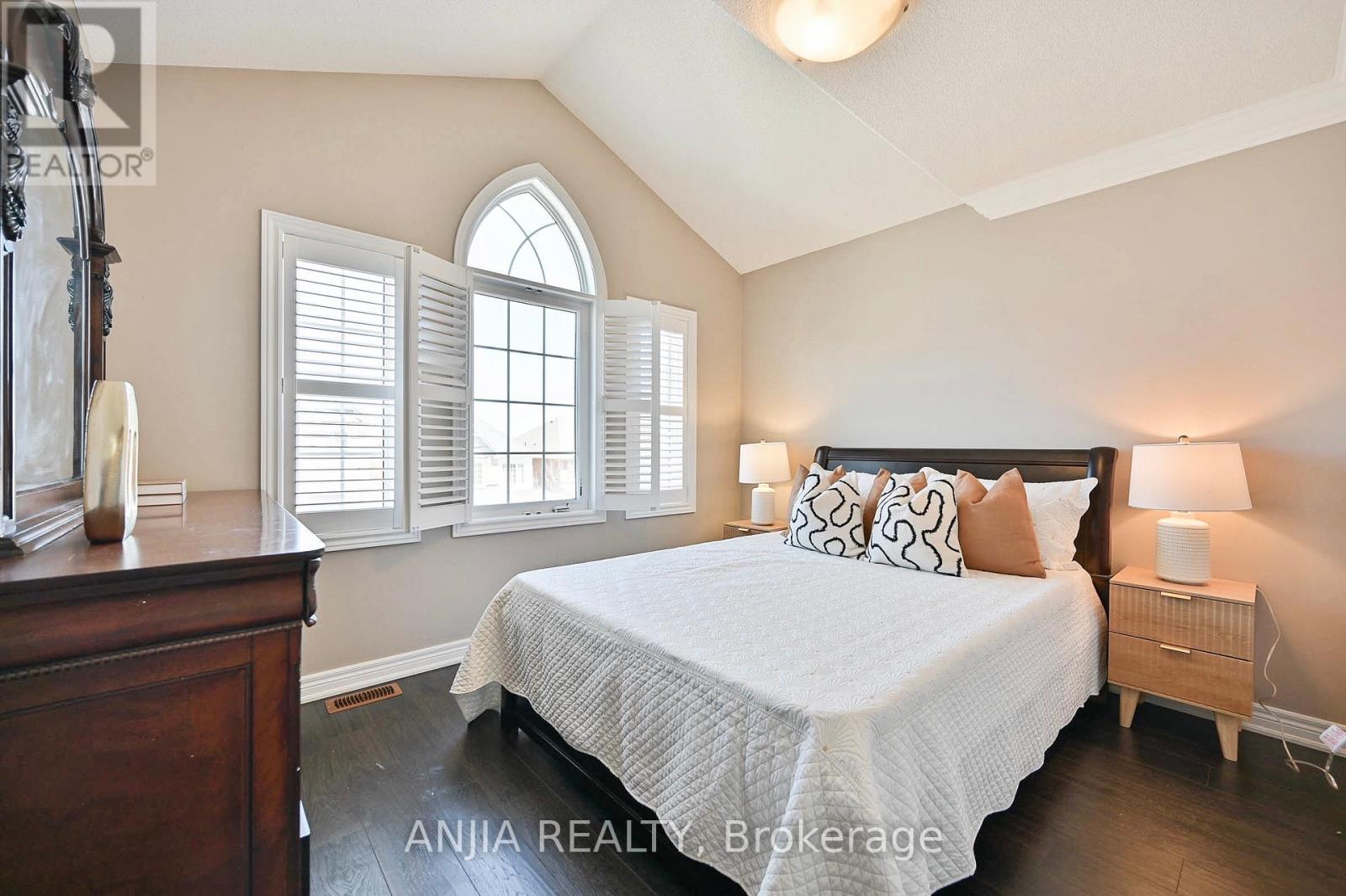 42 Grayleaf Drive, Whitchurch-Stouffville (Stouffville), Ontario  L4A 1S8 - Photo 36 - N12169253