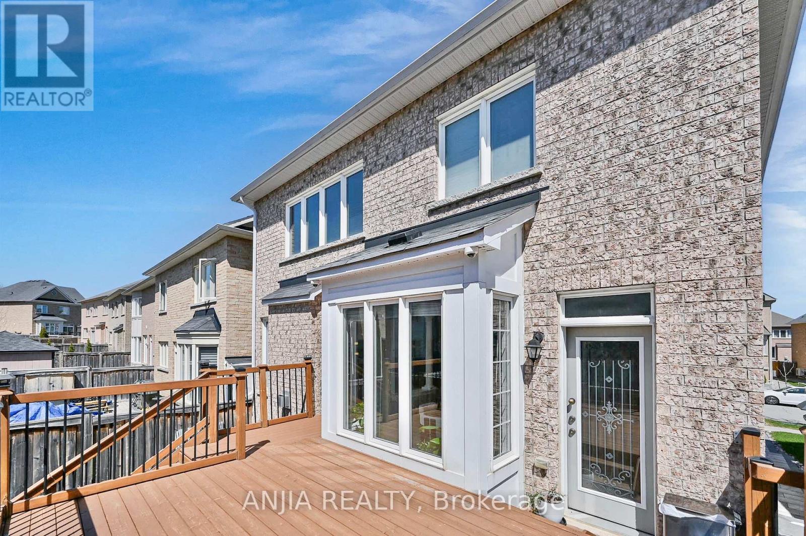 42 Grayleaf Drive, Whitchurch-Stouffville (Stouffville), Ontario  L4A 1S8 - Photo 45 - N12169253