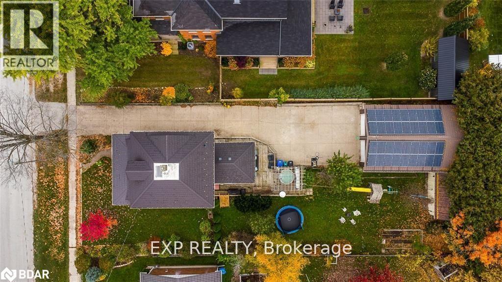 12 Elizabeth Street W, Clearview, Ontario  L0M 1G0 - Photo 2 - S12169097