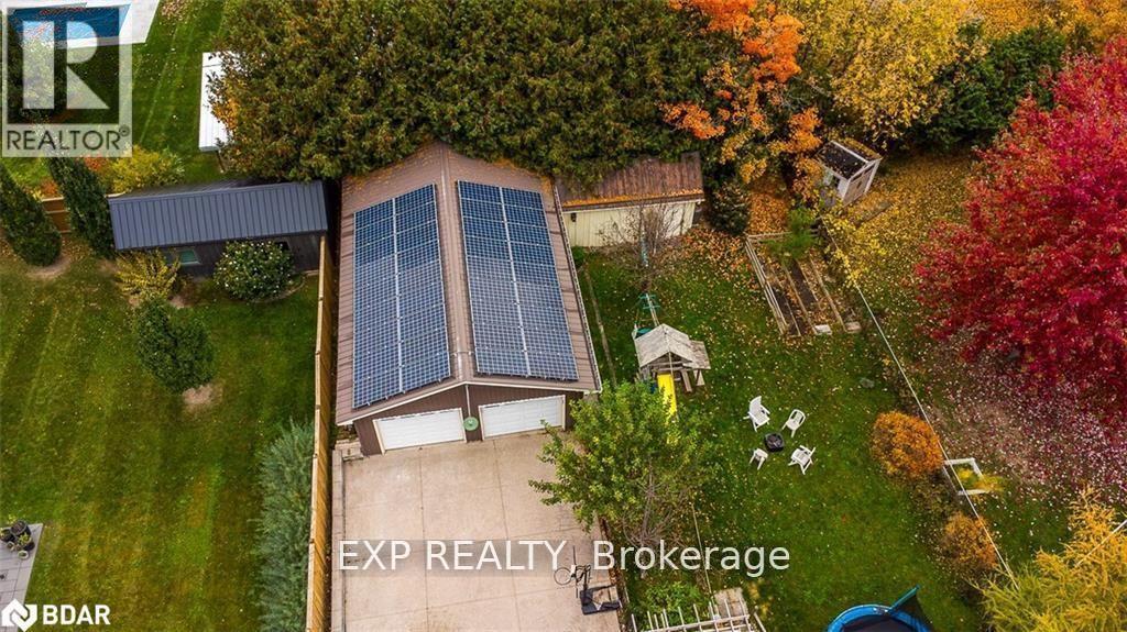 12 Elizabeth Street W, Clearview (Creemore), Ontario  L0M 1G0 - Photo 3 - S12169097