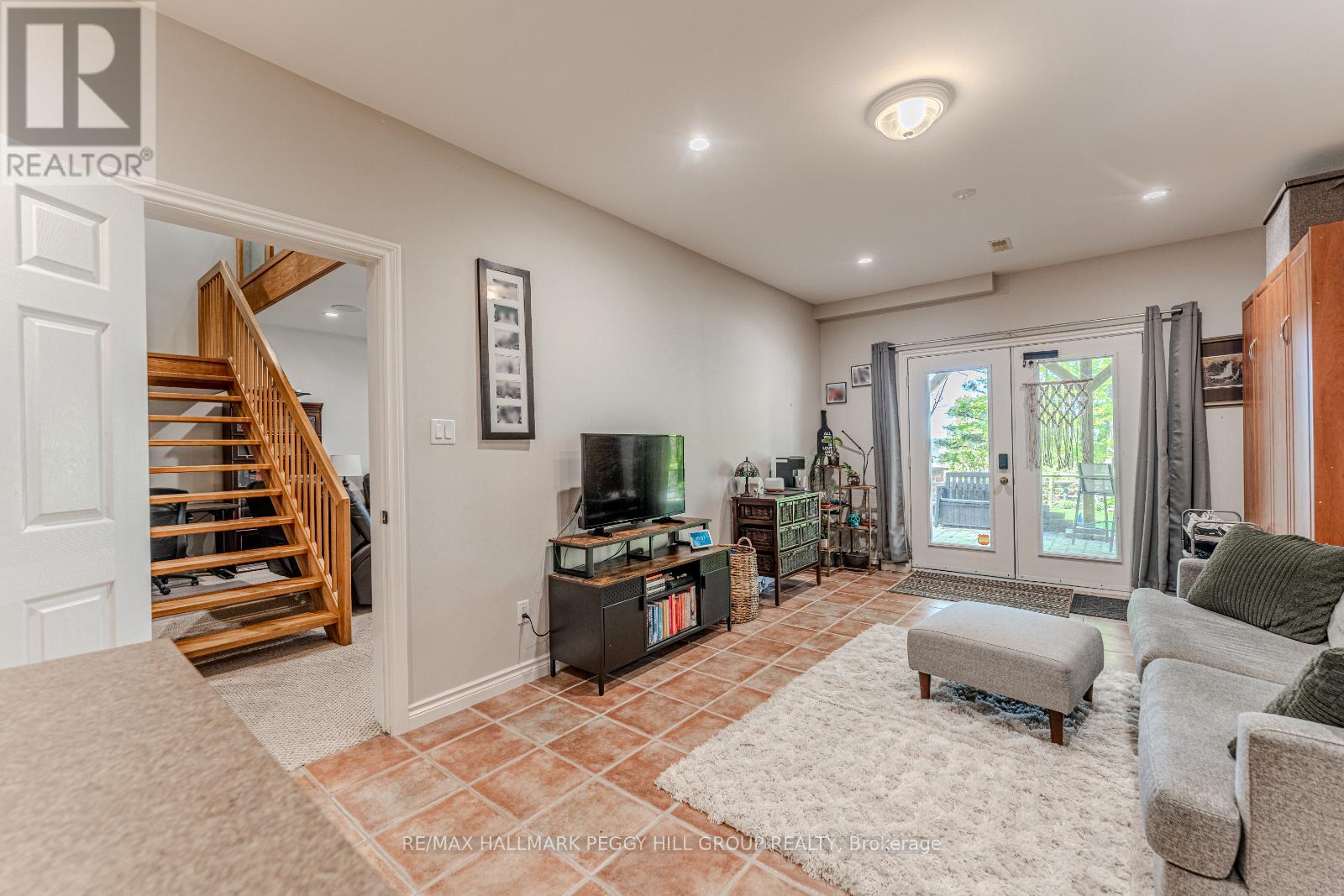 64 Woodcrest Road, Barrie, Ontario  L4N 2V5 - Photo 17 - S12169163