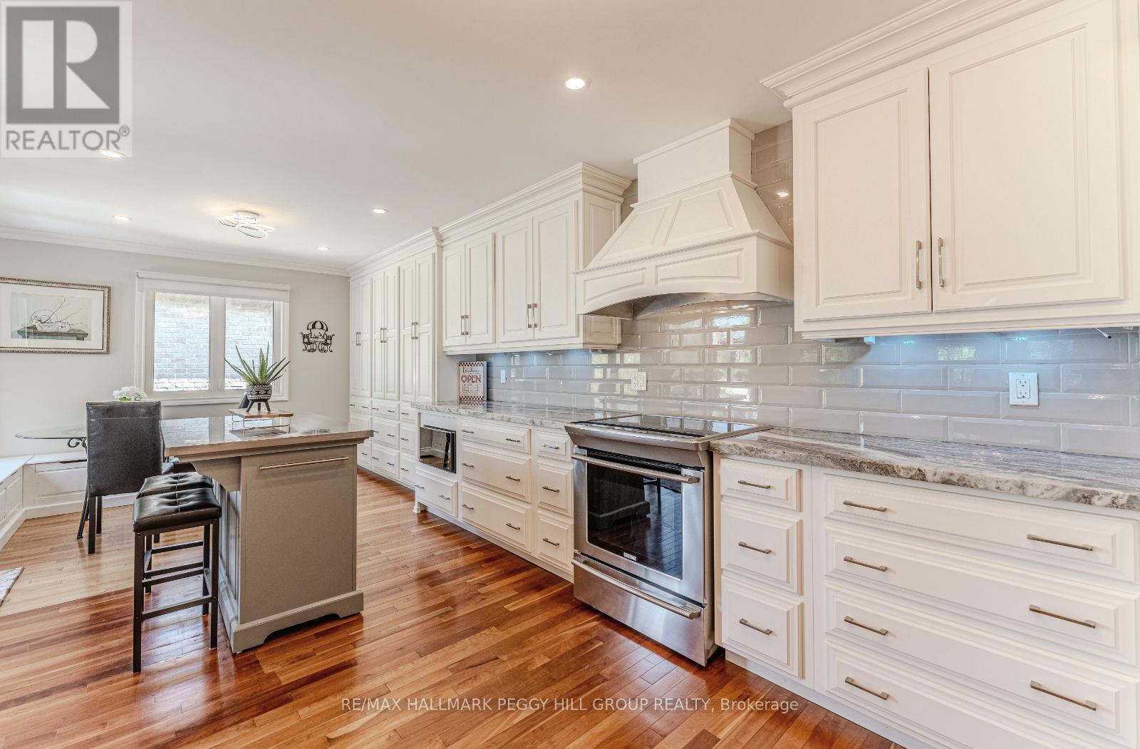 64 Woodcrest Road, Barrie, Ontario  L4N 2V5 - Photo 6 - S12169163