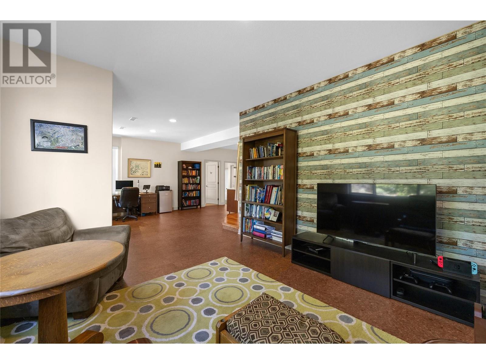 1950 Capistrano Drive Unit# 103, Kelowna, British Columbia  V1V 2N7 - Photo 44 - 10349107