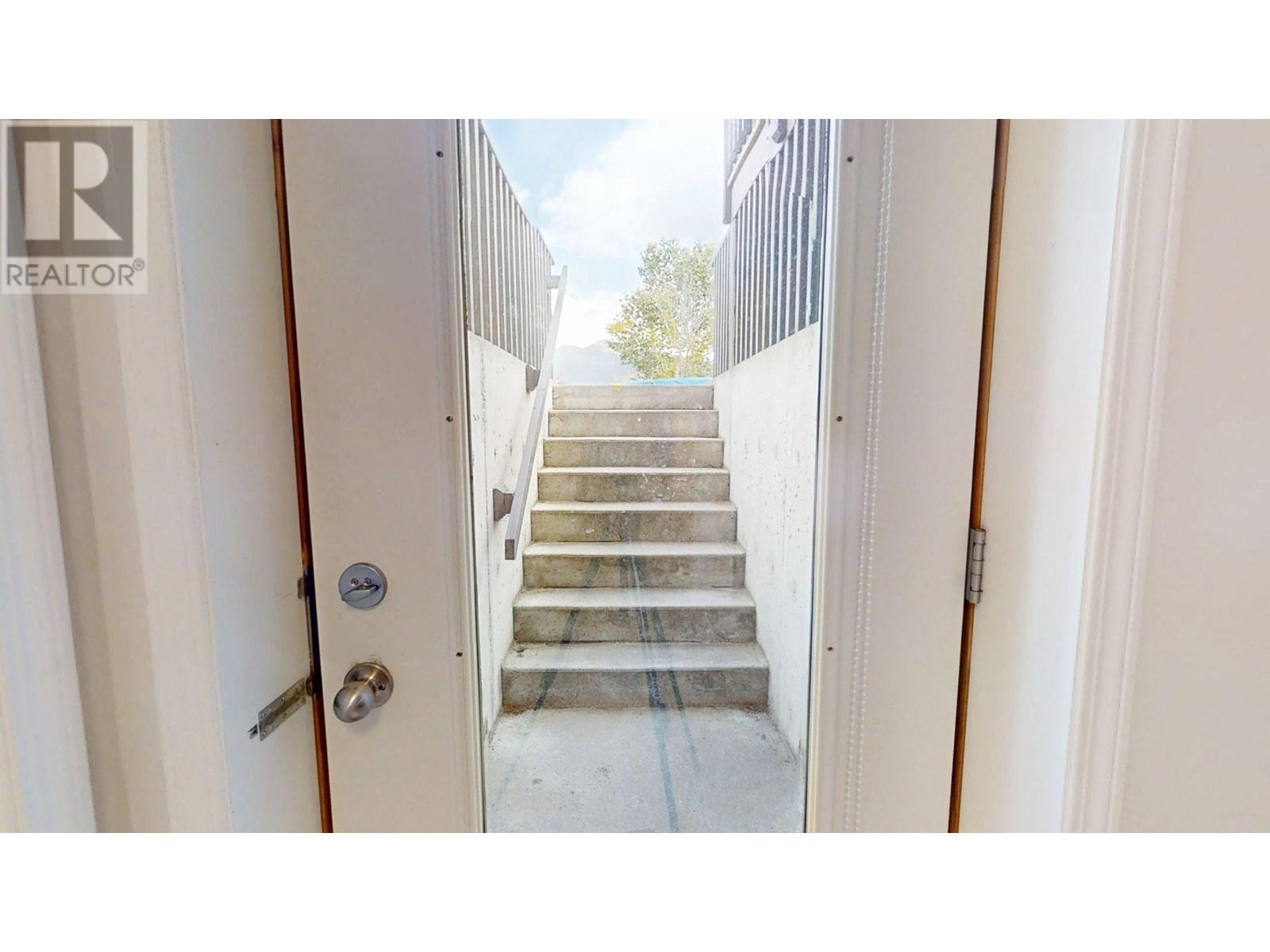 901 12th Ave Avenue, Invermere, British Columbia  V0A 1K0 - Photo 23 - 10349120