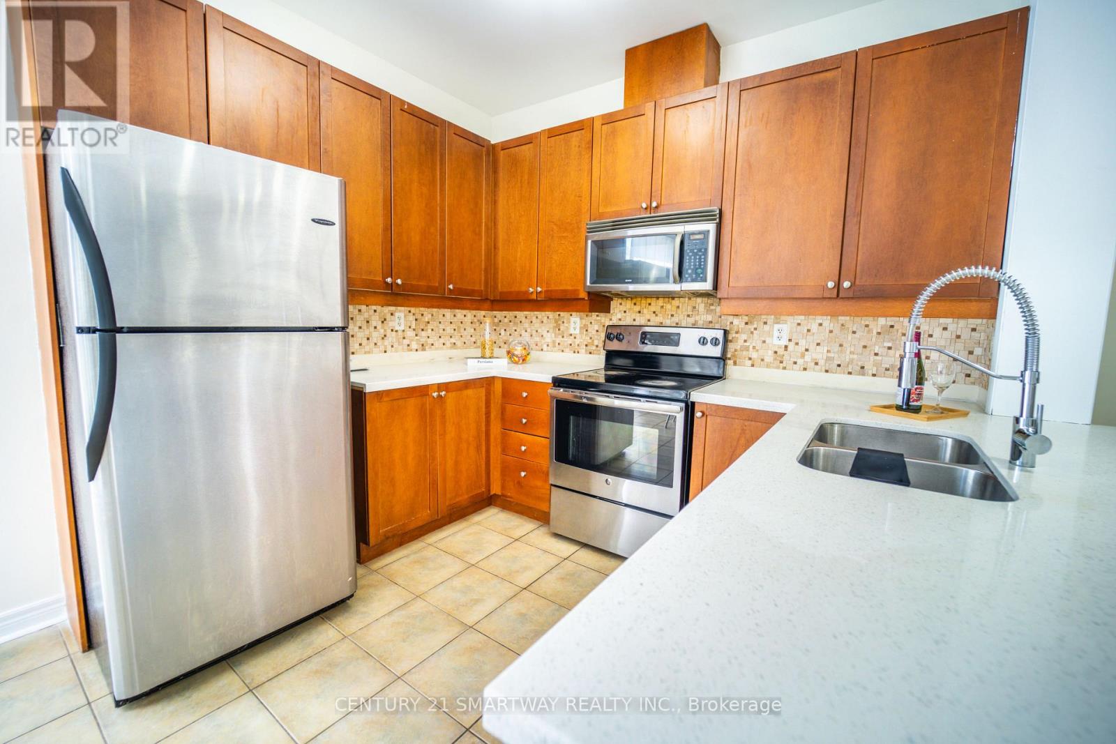 5 Rocky Point Crescent, Brampton, Ontario  L6V 4S8 - Photo 16 - W12085914