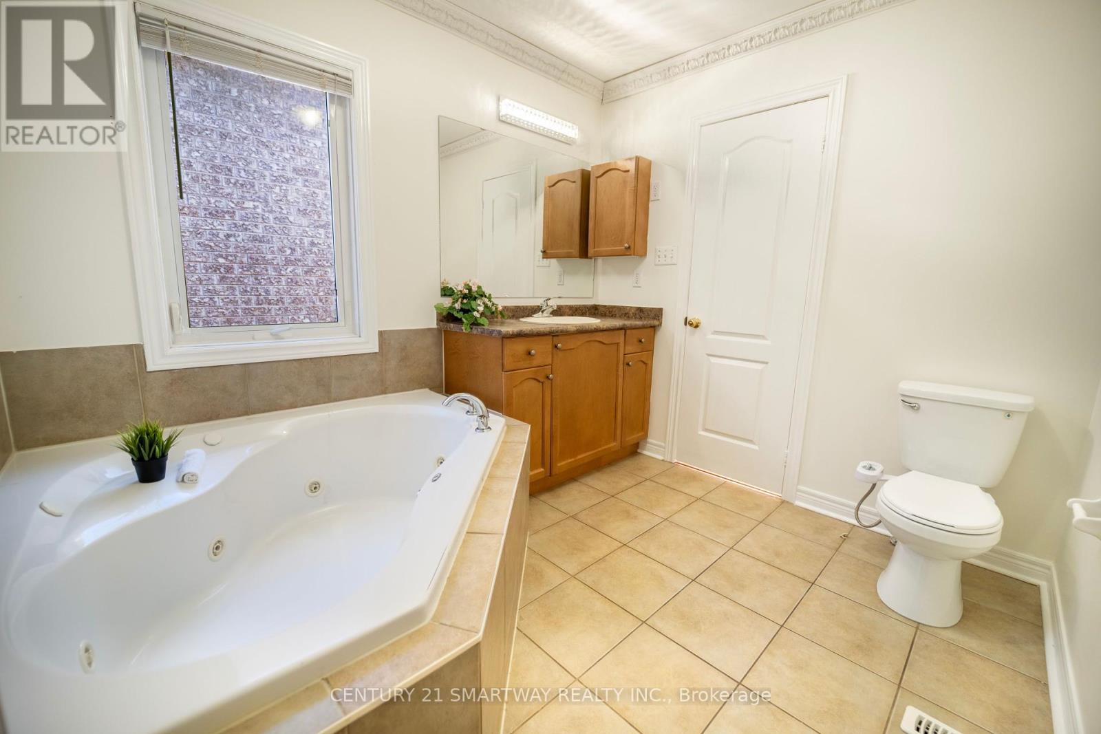 5 Rocky Point Crescent, Brampton, Ontario  L6V 4S8 - Photo 32 - W12085914