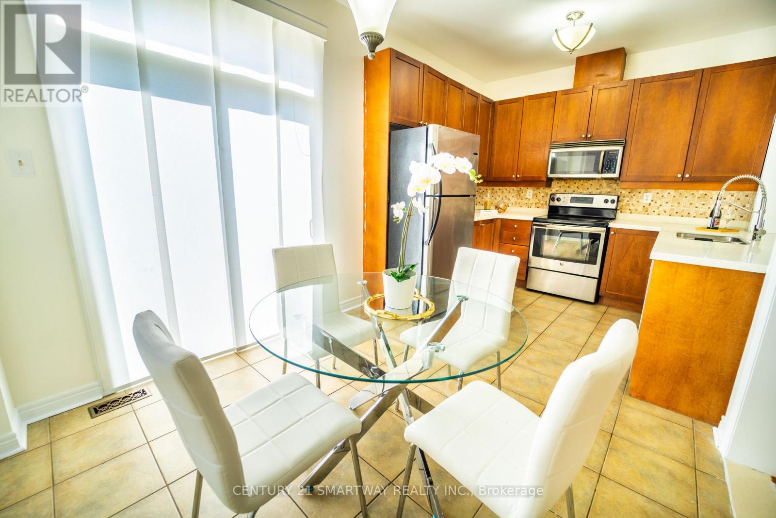 5 Rocky Point Crescent, Brampton, Ontario  L6V 4S8 - Photo 14 - W12085914