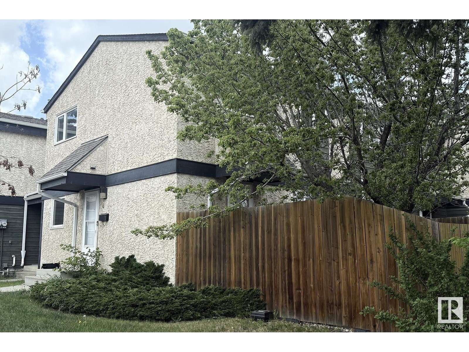 Property at 4 BELMEAD GARDENS GD NW image 2