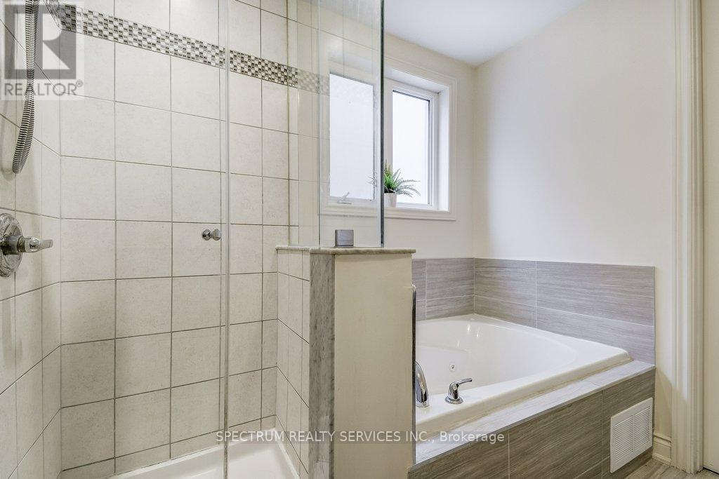 35 Chaumont Drive, Hamilton (Stoney Creek Mountain), Ontario  L8J 0J8 - Photo 17 - X12062242