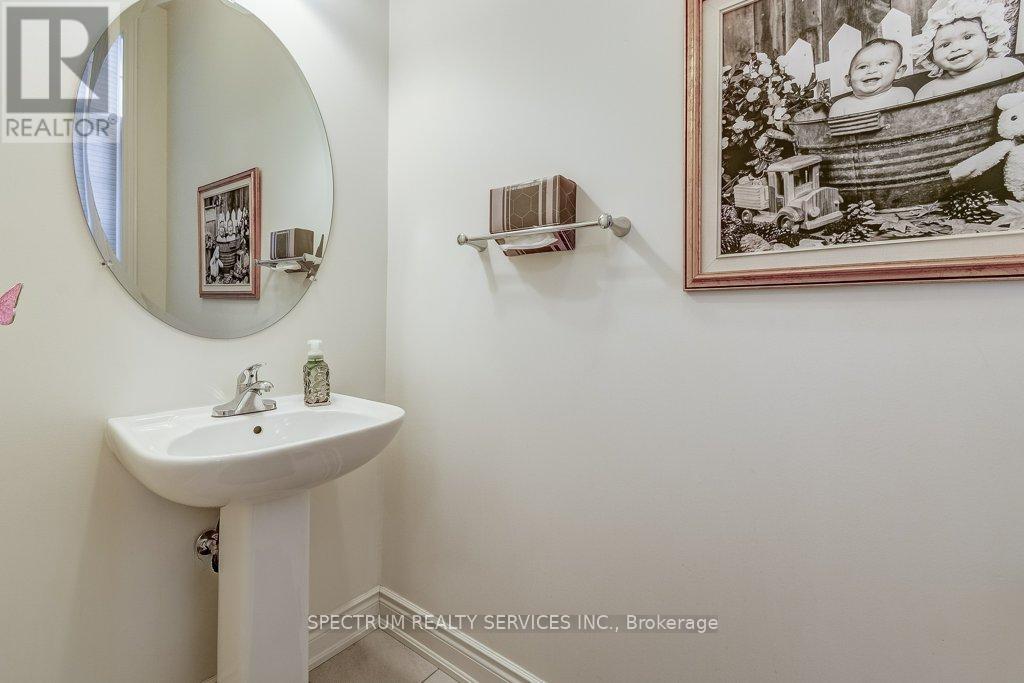 35 Chaumont Drive, Hamilton (Stoney Creek Mountain), Ontario  L8J 0J8 - Photo 31 - X12062242