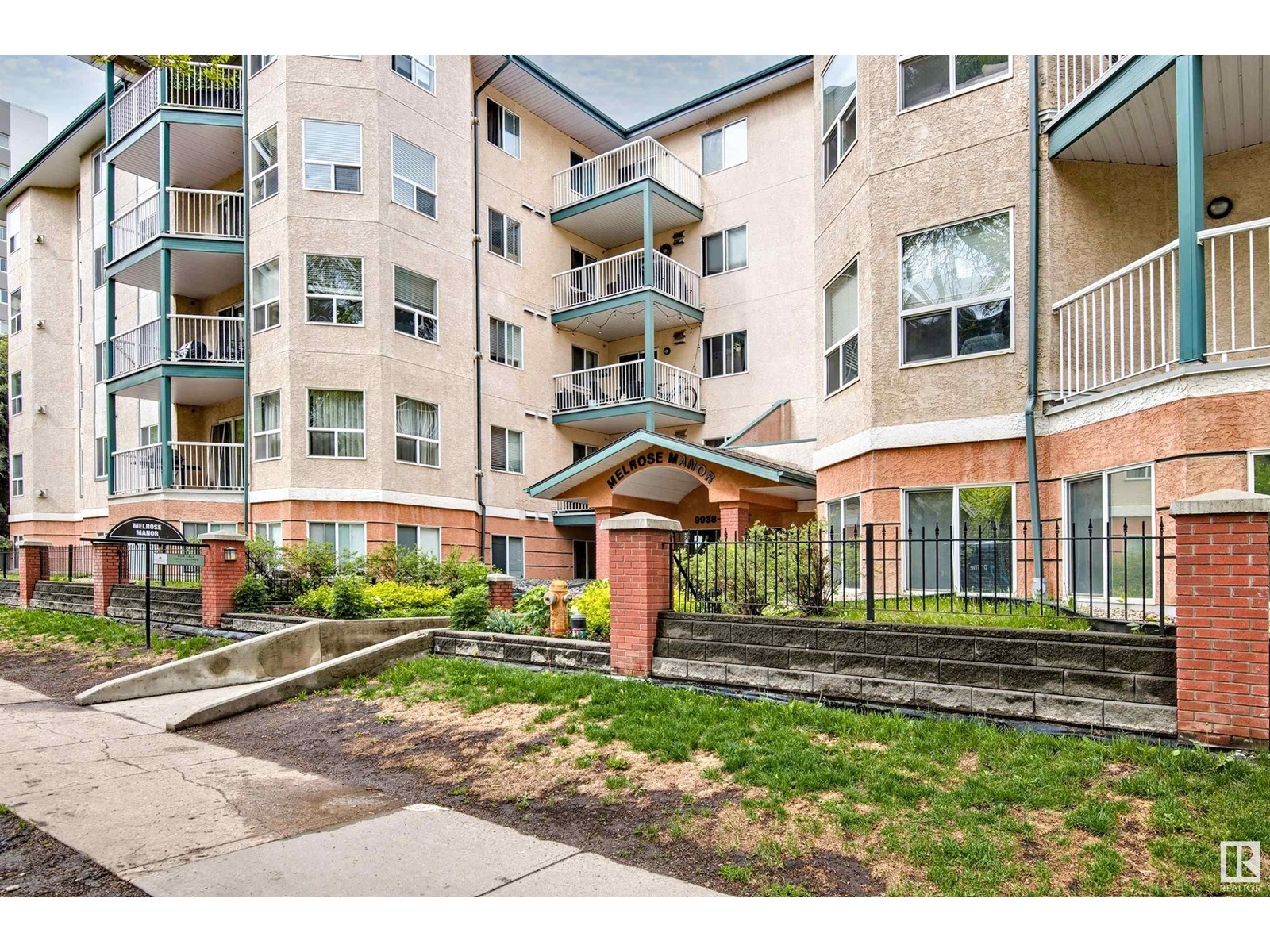 #403 9938 104 St Nw, Edmonton, Alberta  T5K 2X7 - Photo 2 - E4438138