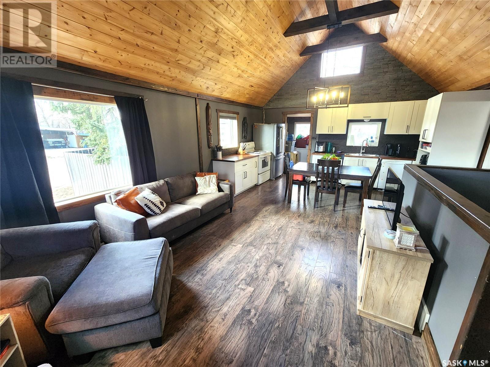 Property at 317 2nd STREET image 3