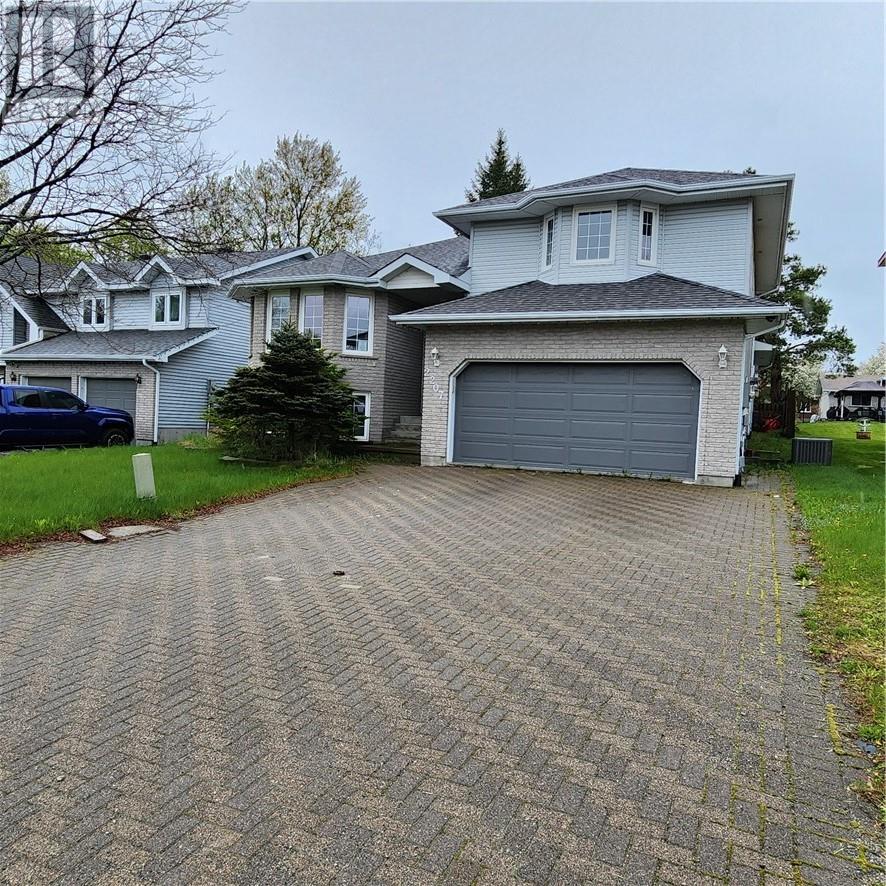 2207 DONWOOD, Greater Sudbury, Ontario