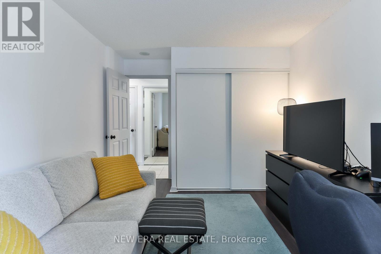 203 - 15 Michael Power Place, Toronto (Islington-City Centre West), Ontario  M9A 5G4 - Photo 15 - W12169078