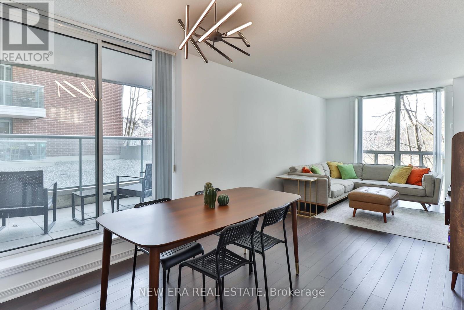 203 - 15 Michael Power Place, Toronto (Islington-City Centre West), Ontario  M9A 5G4 - Photo 2 - W12169078