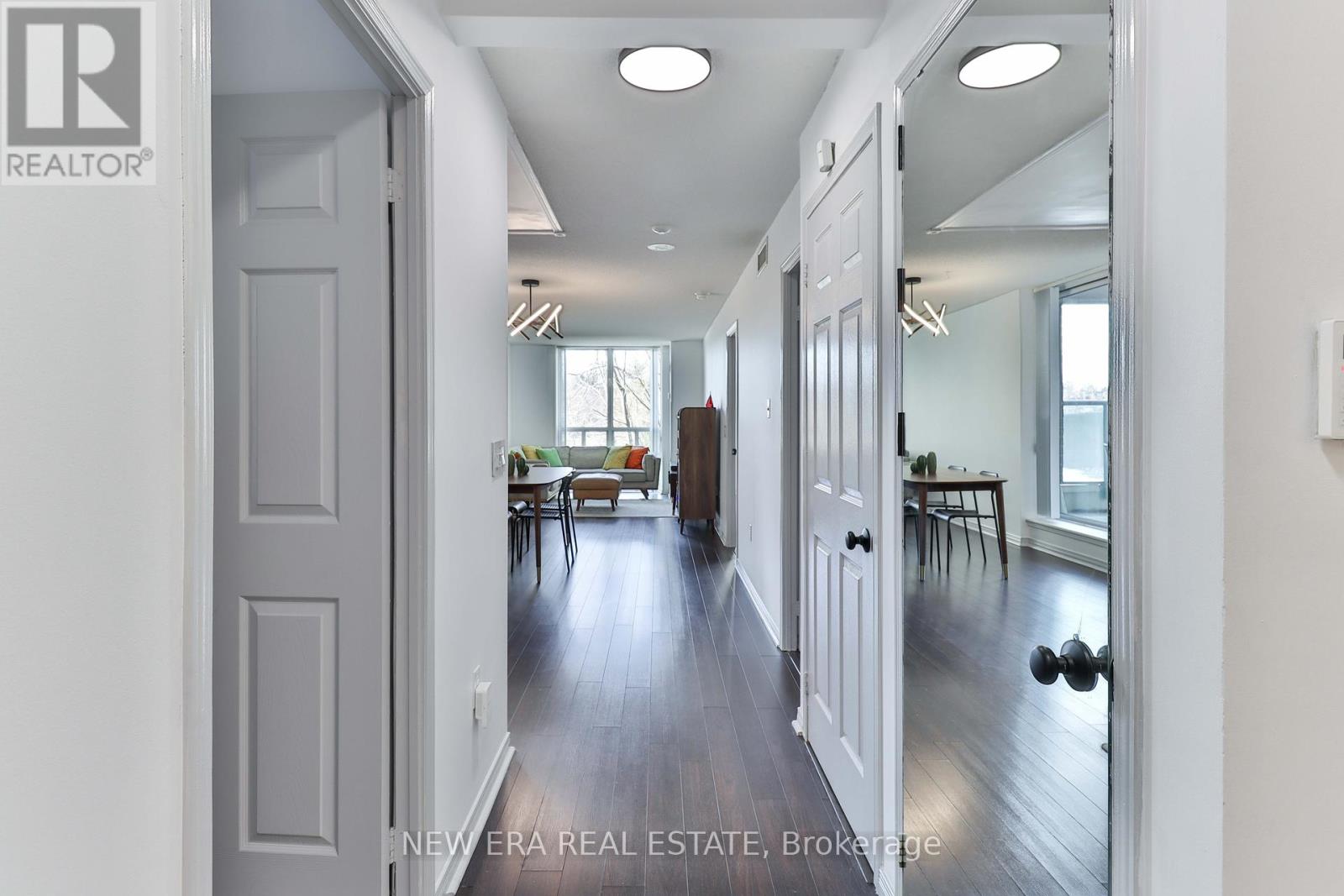 203 - 15 Michael Power Place, Toronto, Ontario  M9A 5G4 - Photo 3 - W12169078