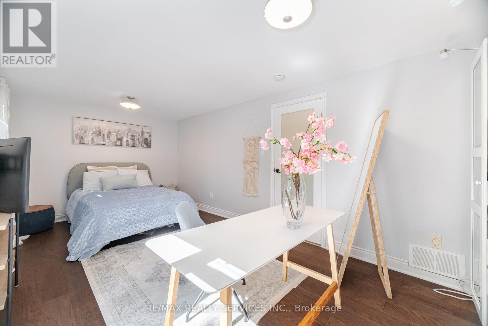 863 Maple Avenue, Milton, Ontario  L9T 3N3 - Photo 8 - W12169085