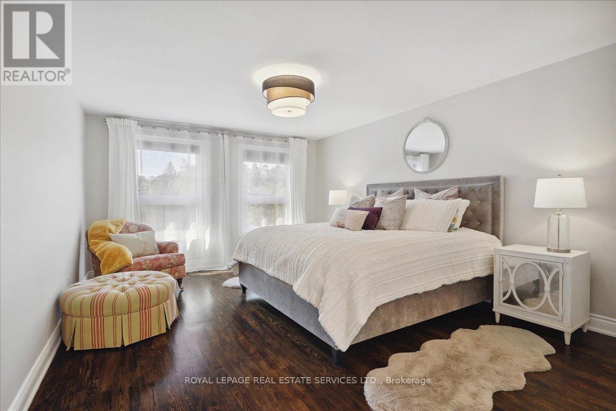1141 Vicki Lane, Mississauga (Erindale), Ontario  L5C 2X9 - Photo 4 - W12169128
