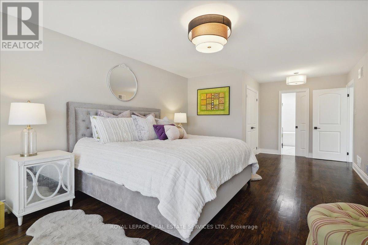 1141 Vicki Lane, Mississauga (Erindale), Ontario  L5C 2X9 - Photo 5 - W12169128