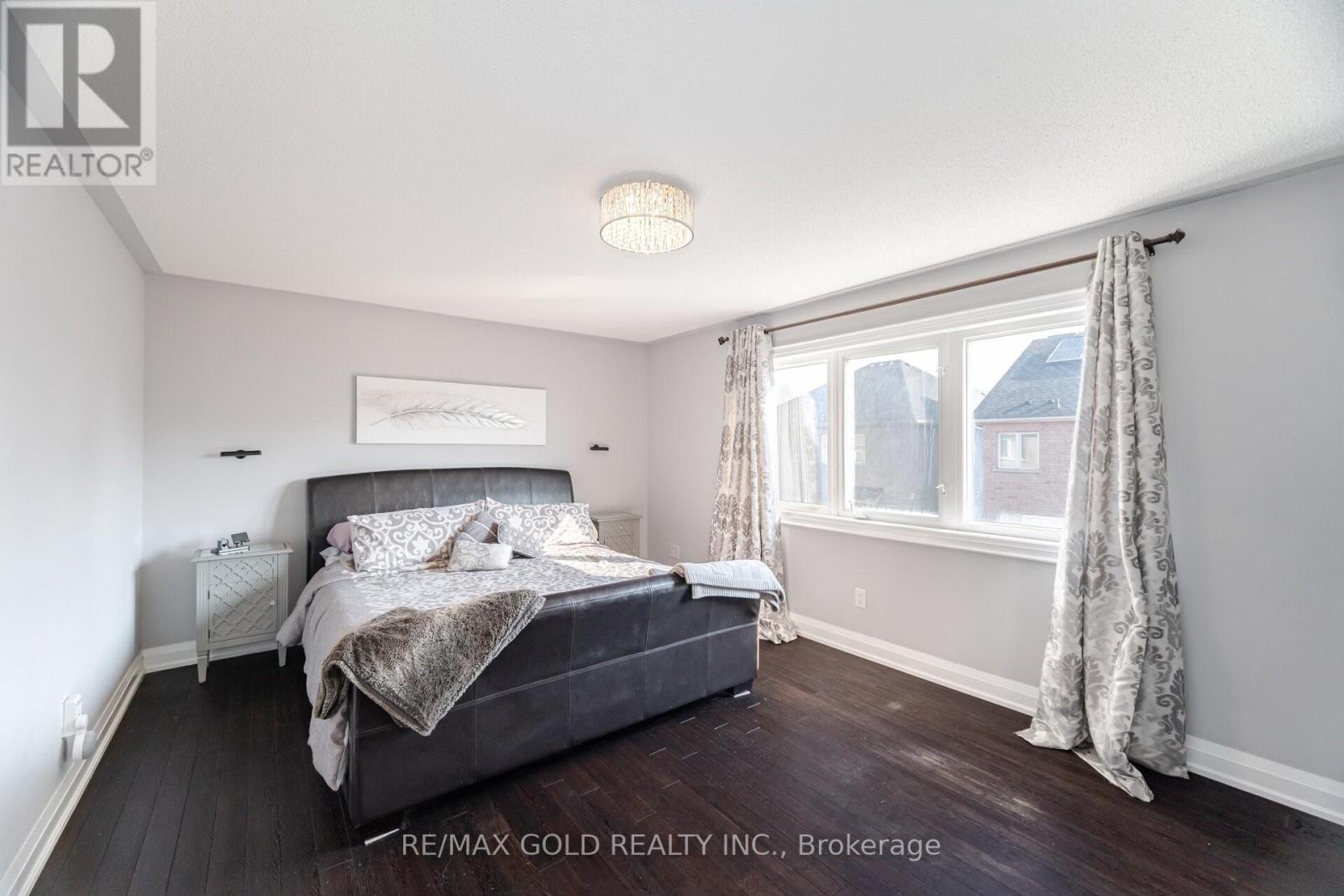 36 Edenfield Street, Brampton, Ontario  L6R 0M7 - Photo 10 - W12169140