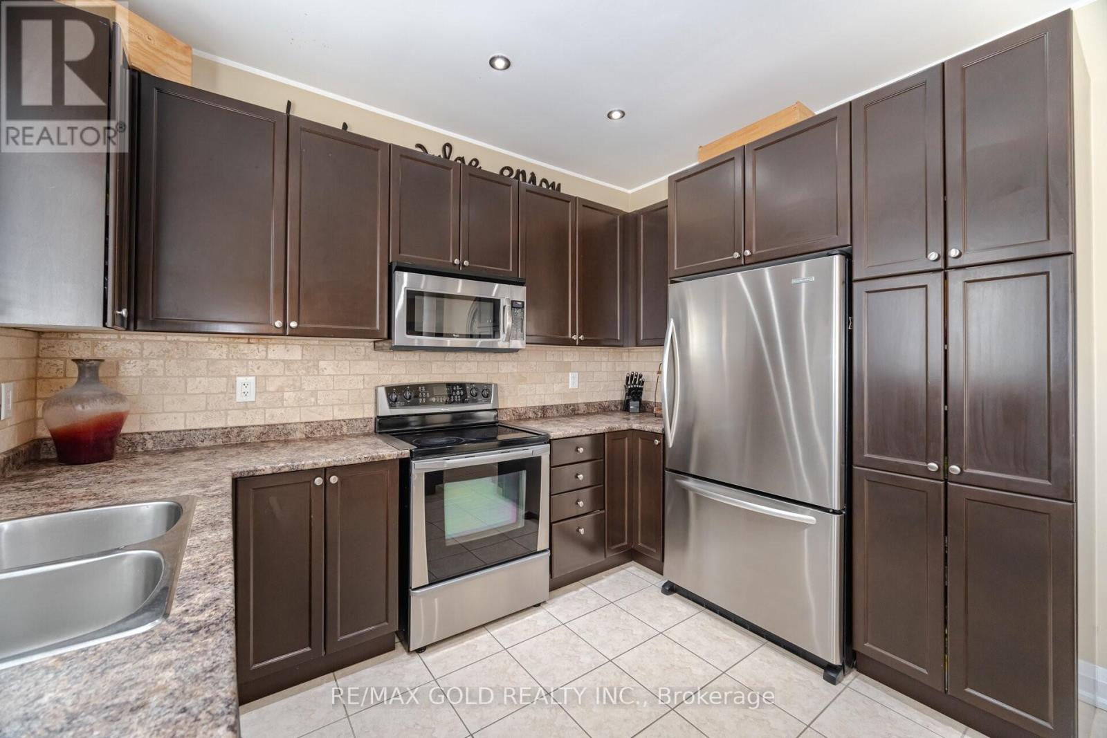 36 Edenfield Street, Brampton, Ontario  L6R 0M7 - Photo 7 - W12169140