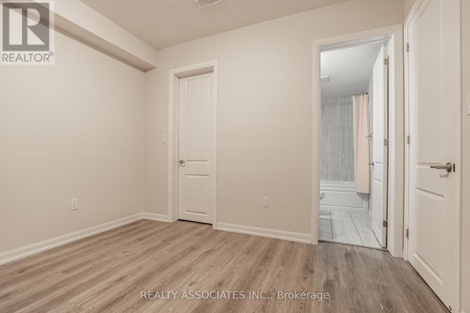 133 Grovewood Common, Oakville (Go Glenorchy), Ontario  L6H 0X5 - Photo 10 - W12169185