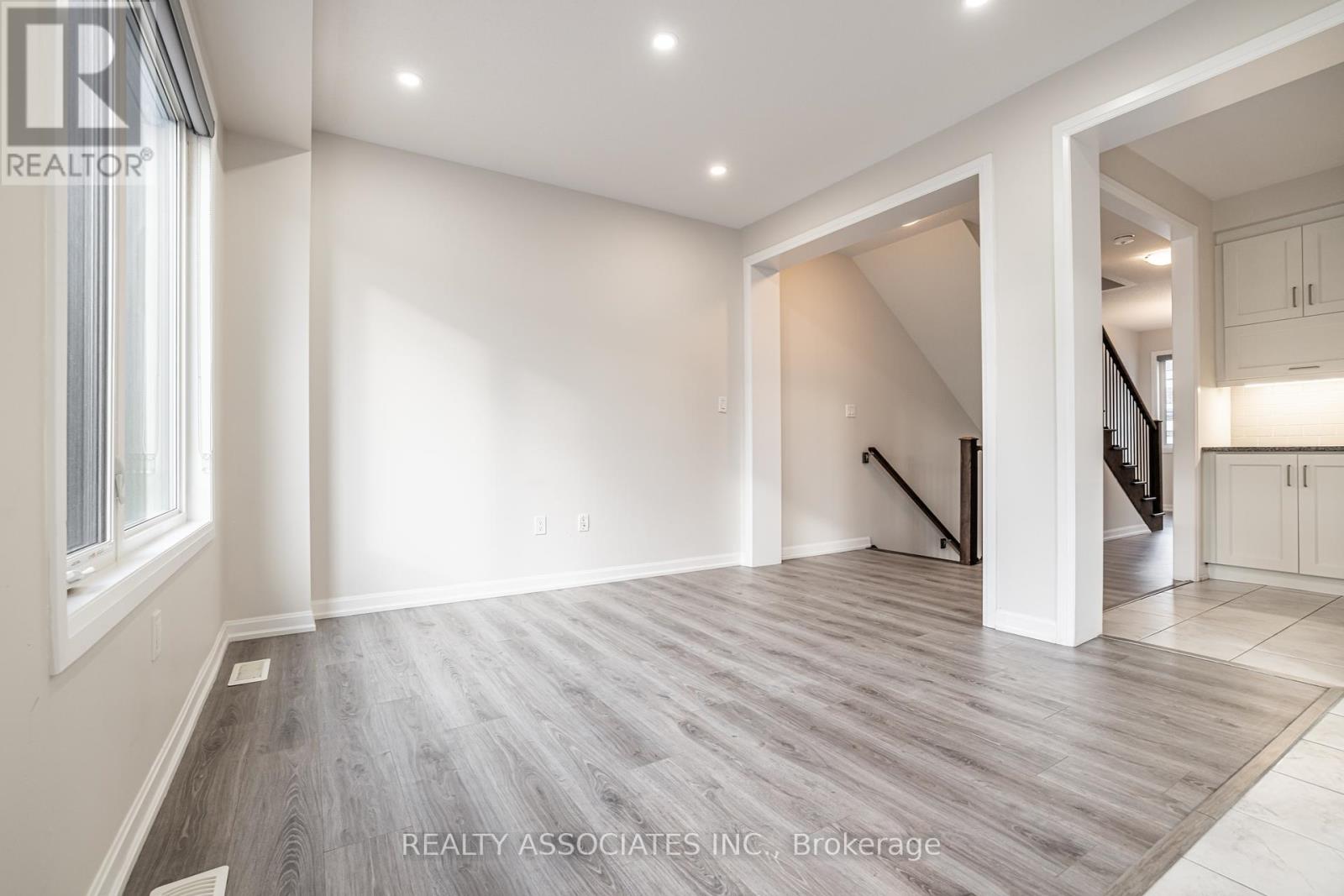 133 Grovewood Common, Oakville (Go Glenorchy), Ontario  L6H 0X5 - Photo 15 - W12169185
