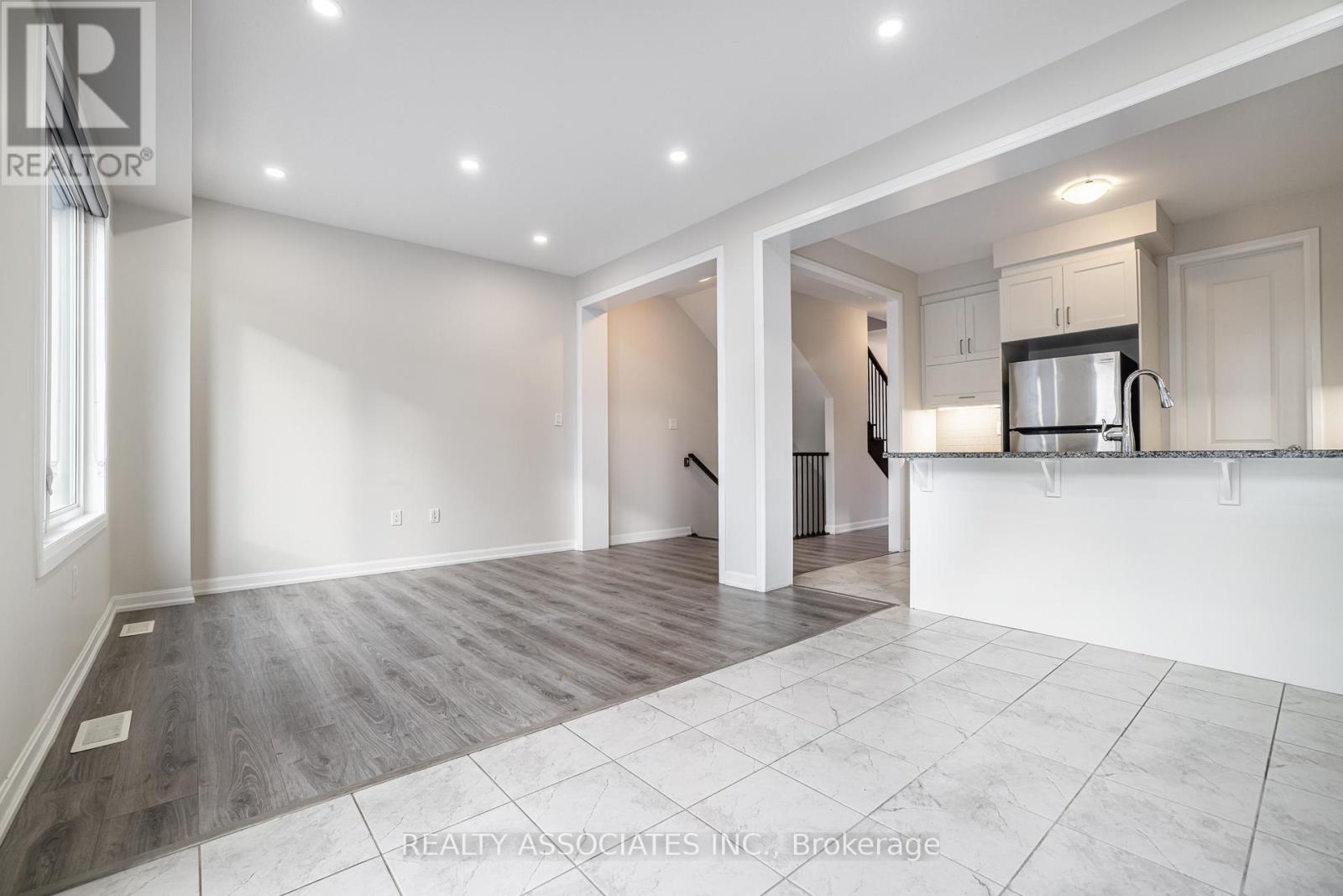 133 Grovewood Common, Oakville (Go Glenorchy), Ontario  L6H 0X5 - Photo 16 - W12169185