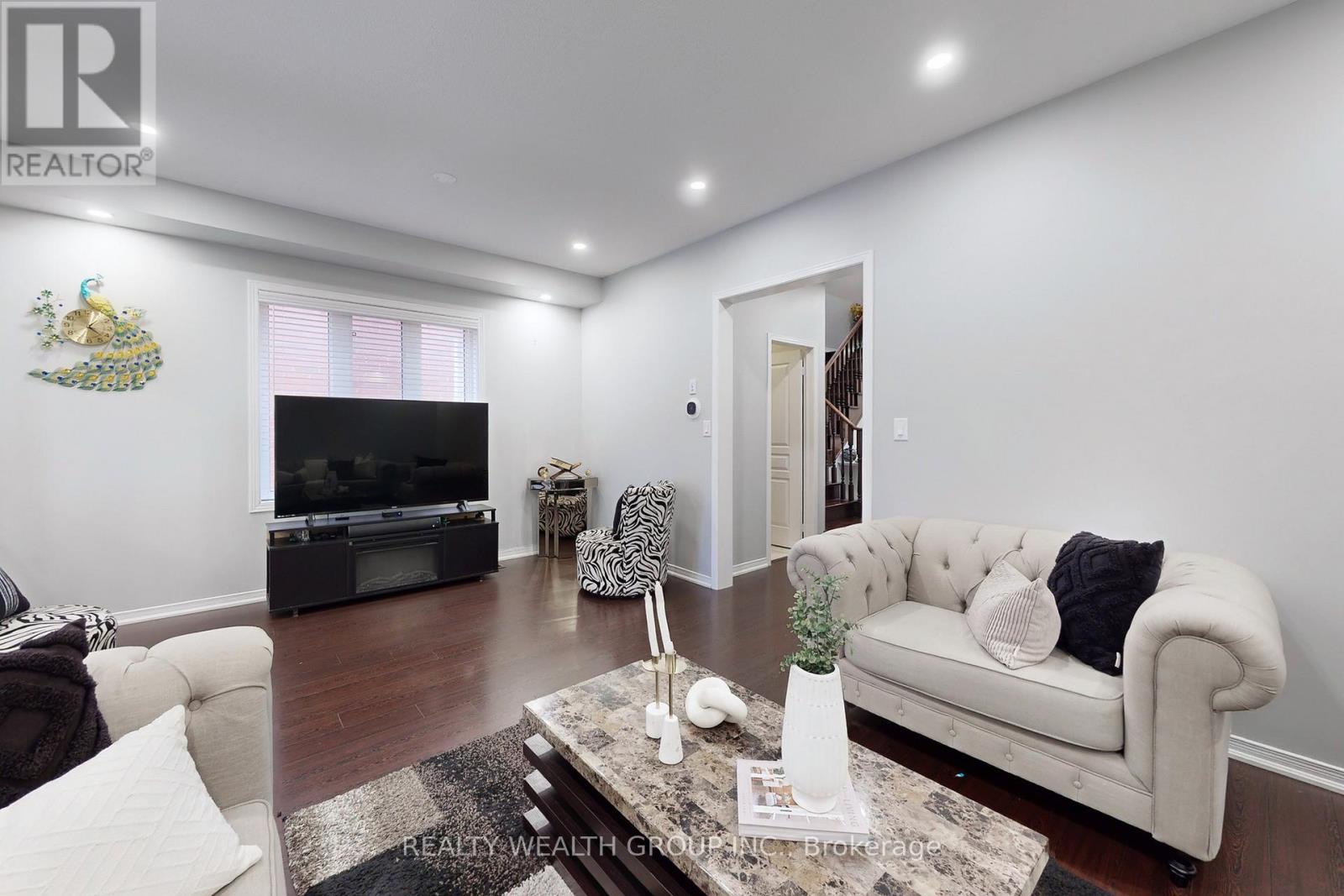 3072 Janice Drive, Oakville (Oa Rural Oakville), Ontario  L6M 0S7 - Photo 8 - W12169235