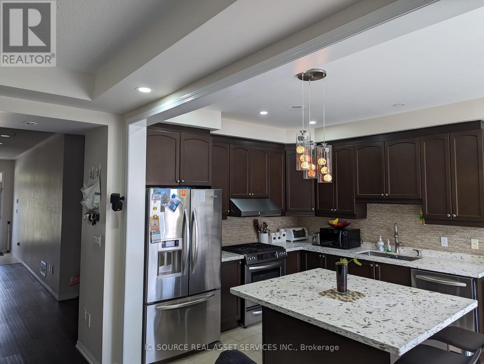 Main & 2nd Floor - 13 Dulverton Drive, Brampton (Northwest Brampton), Ontario  L7A 0P3 - Photo 2 - W12169272