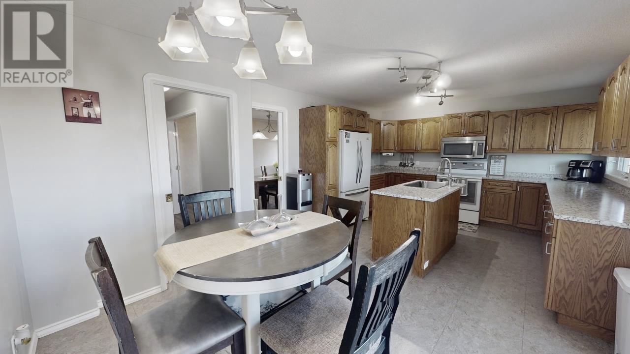 9024 114 Avenue, Fort St. John, British Columbia  V1J 5J1 - Photo 2 - R3006359