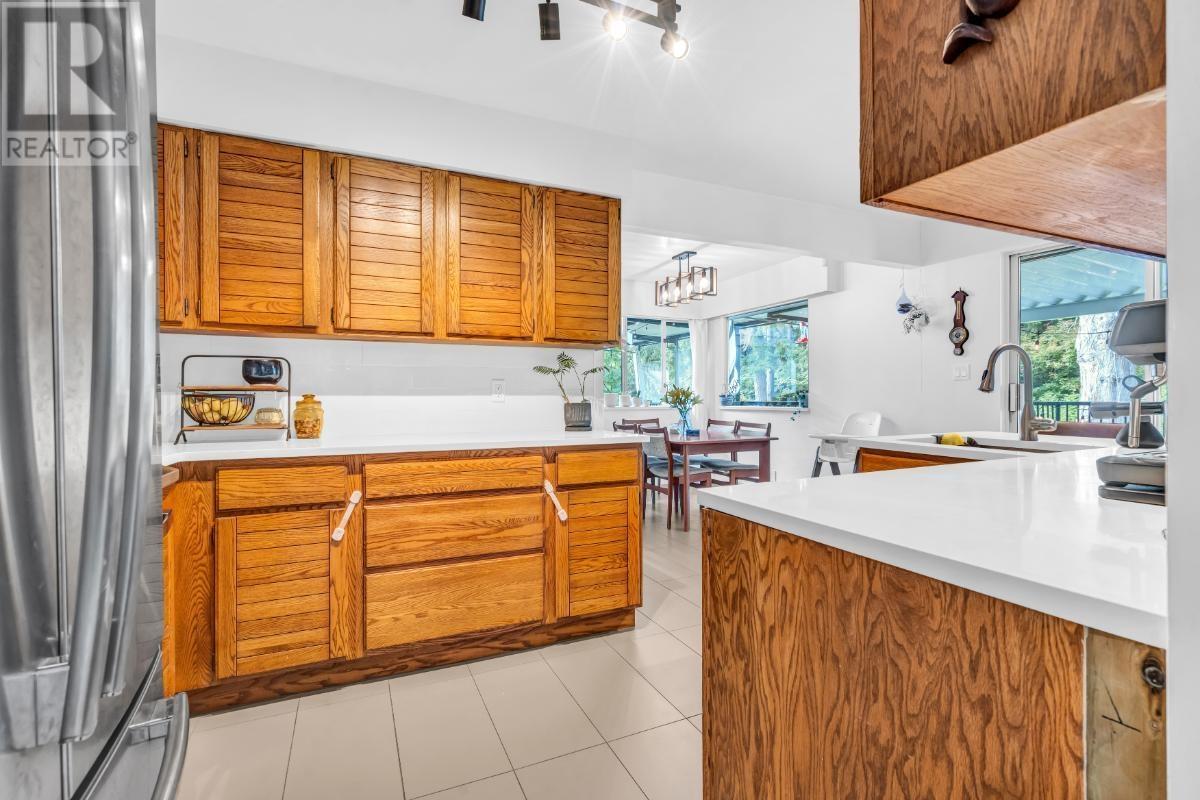 852 E 17th Street, North Vancouver, British Columbia  V7L 2X1 - Photo 17 - R2998274