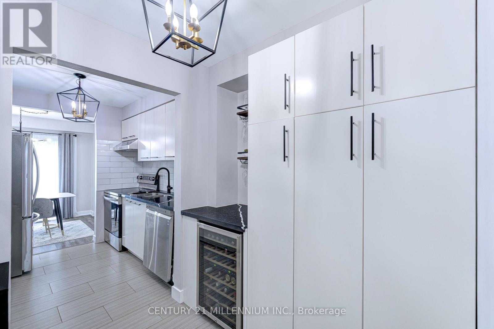 111 - 302 College Avenue W, Guelph, Ontario  N1G 4T6 - Photo 8 - X12169079