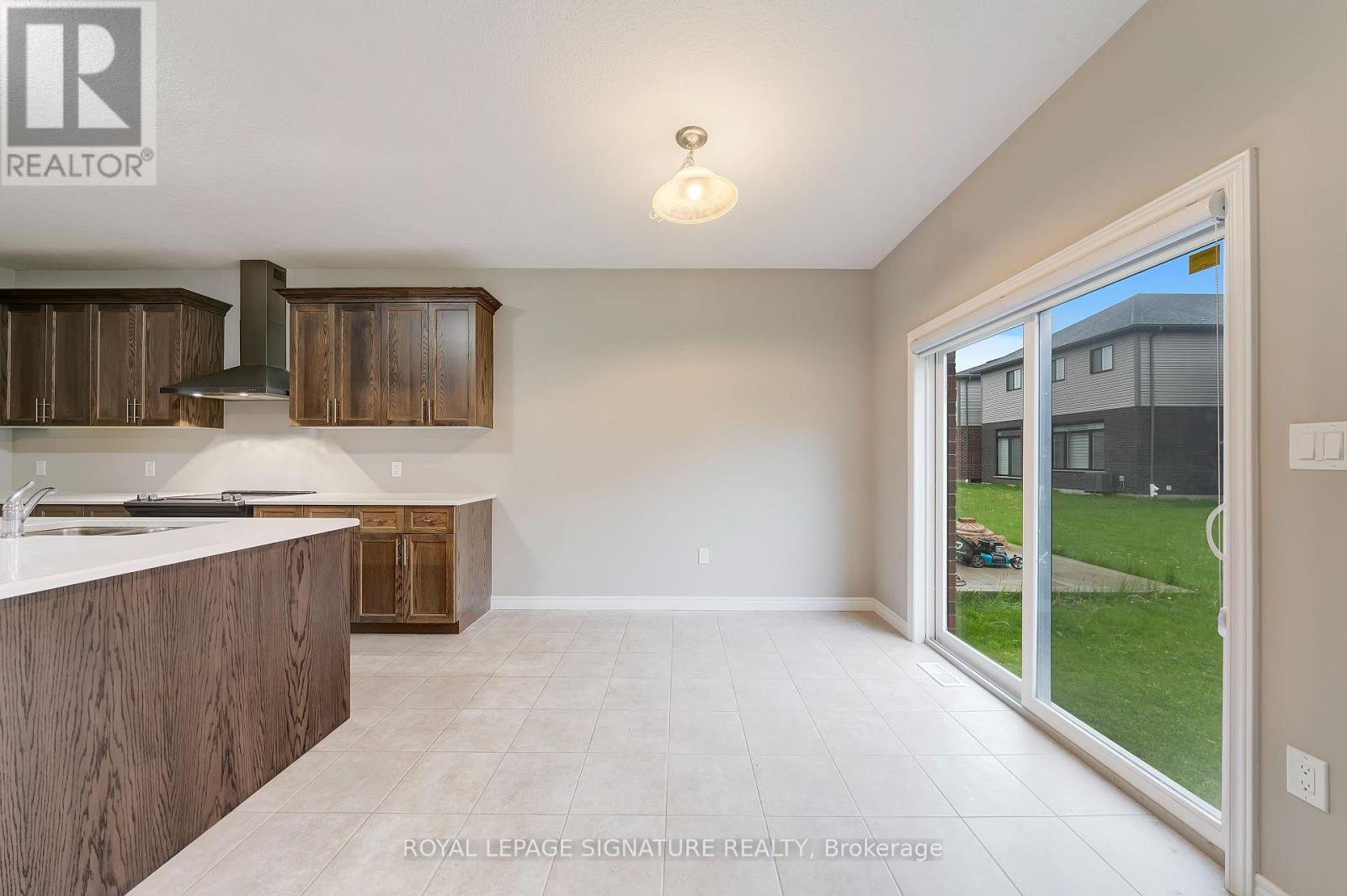 504 Florencedale Crescent, Kitchener, Ontario  N2R 0N3 - Photo 16 - X12169118