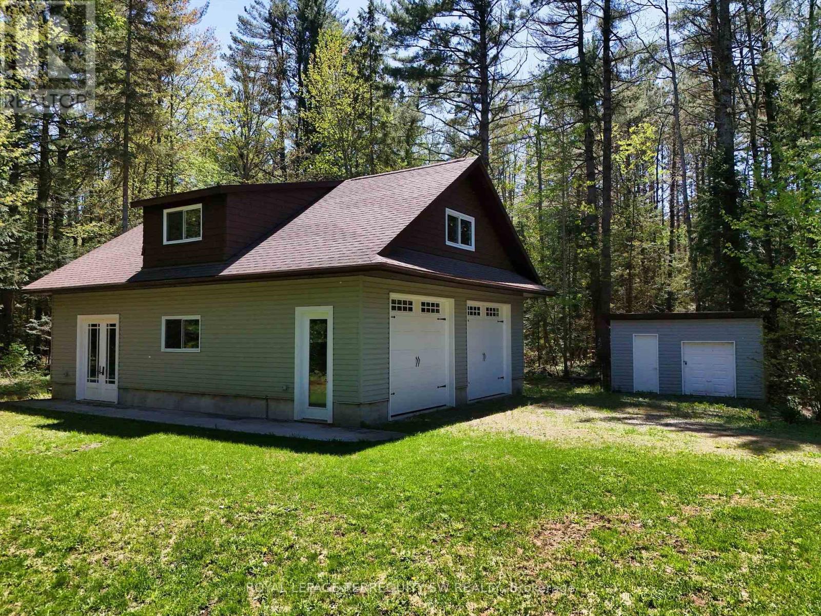 2095 Cedar Lane, Bracebridge, Ontario  P1L 1W9 - Photo 38 - X12169220