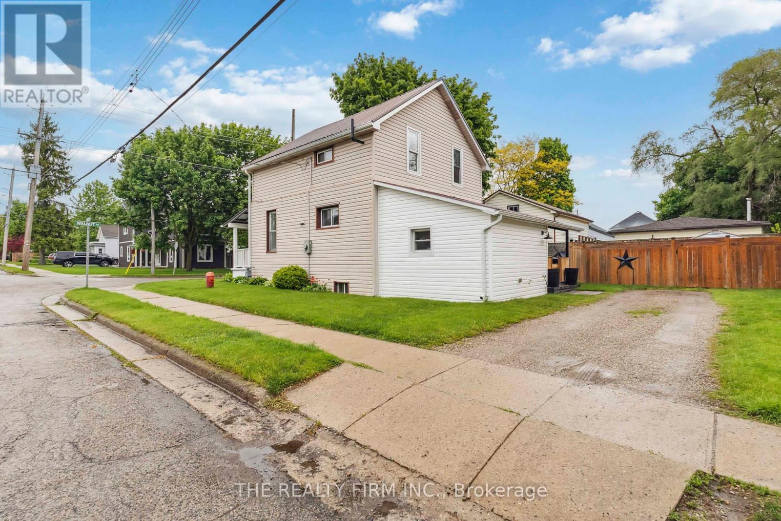 36 Walnut Street W, Aylmer, Ontario  N5H 1C5 - Photo 5 - X12169482