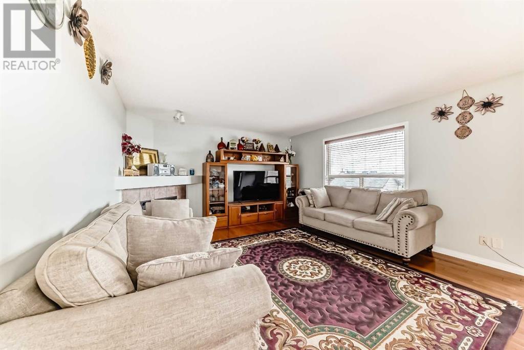 158 Panamount Drive Nw, Calgary, Alberta  T3K 5L7 - Photo 8 - A2221404