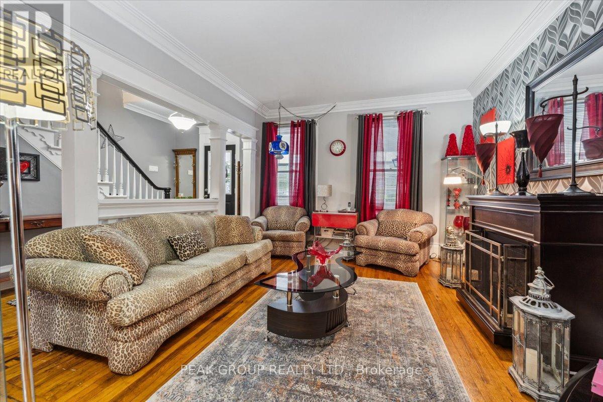 26 Garnet Street, St. Catharines, Ontario  L2M 5E8 - Photo 6 - X12169500