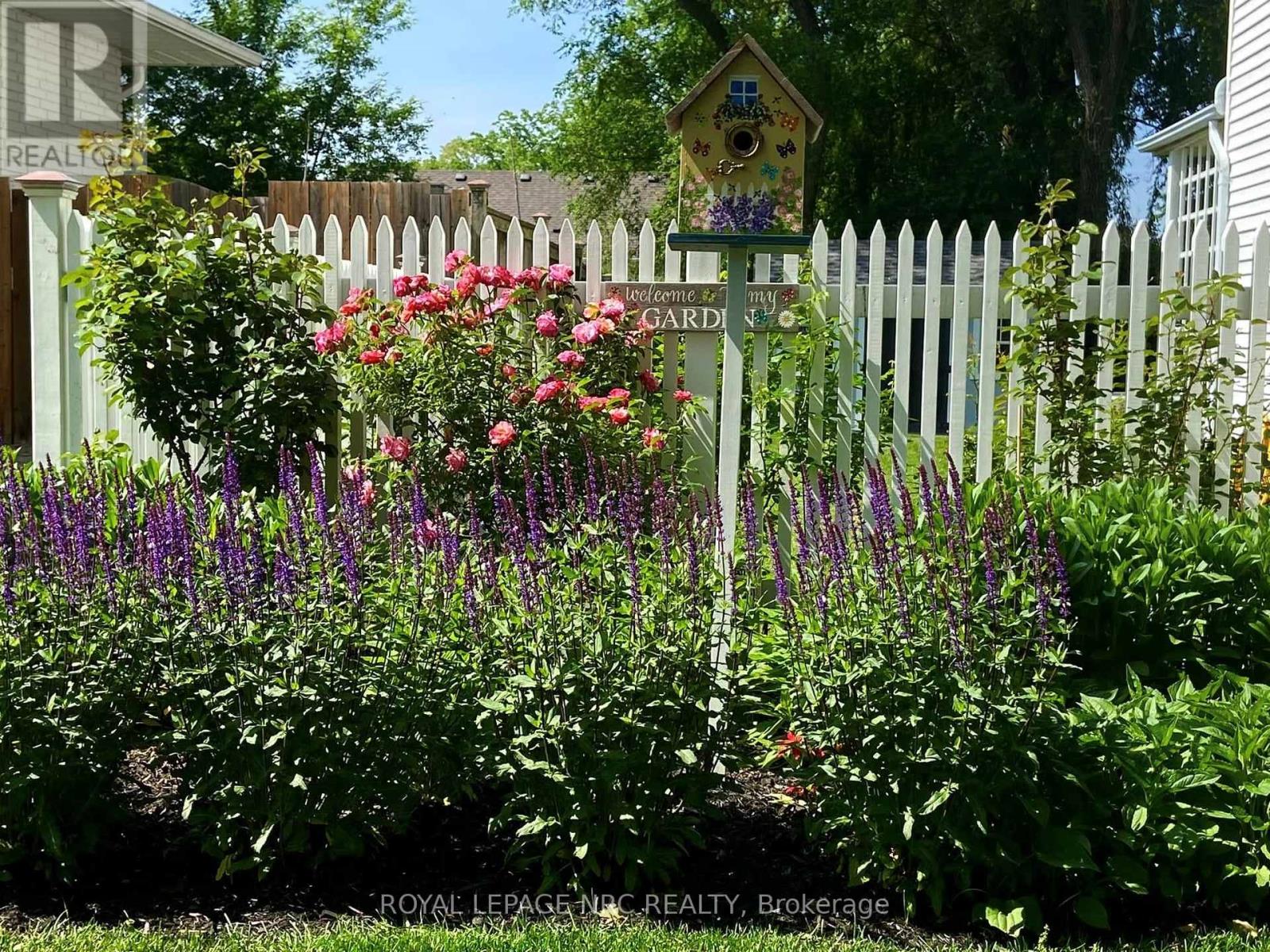 20 Dumfries Street, Niagara-On-The-Lake, Ontario  L0S 1J0 - Photo 4 - X12169520