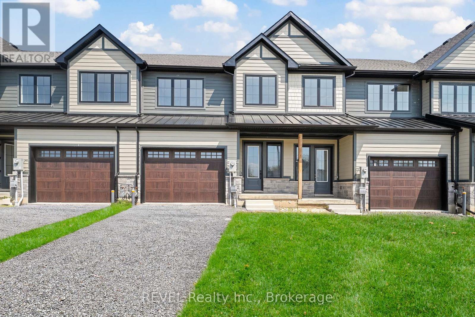 Property at 101 IVY CRESCENT image 1