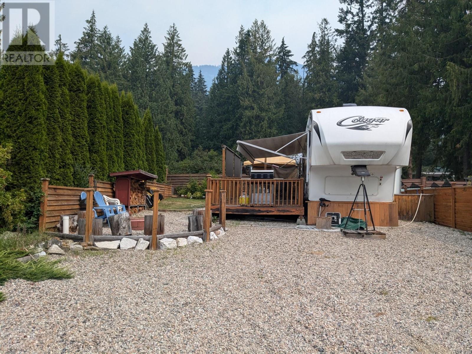 7298 3A Highway Unit# 3, Balfour, British Columbia