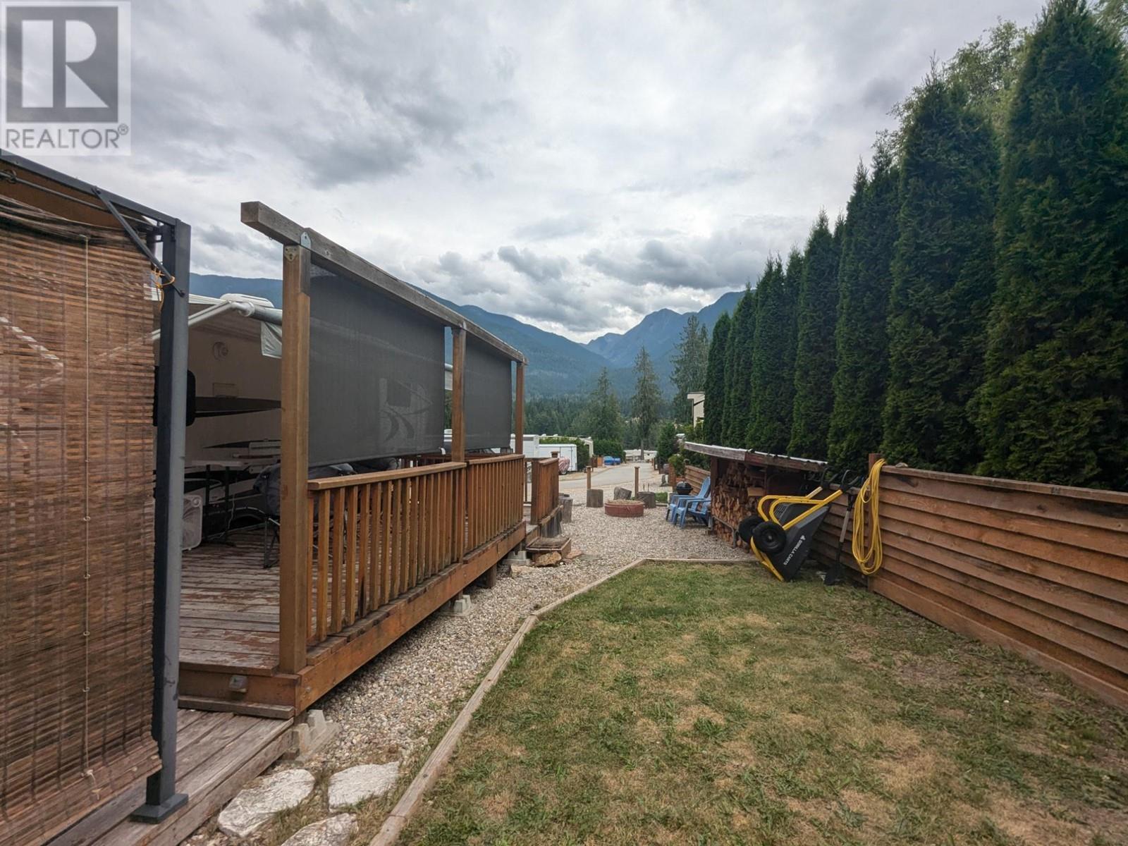 7298 3a Highway Unit# 3, Balfour, British Columbia  V1L 6S4 - Photo 4 - 10349090