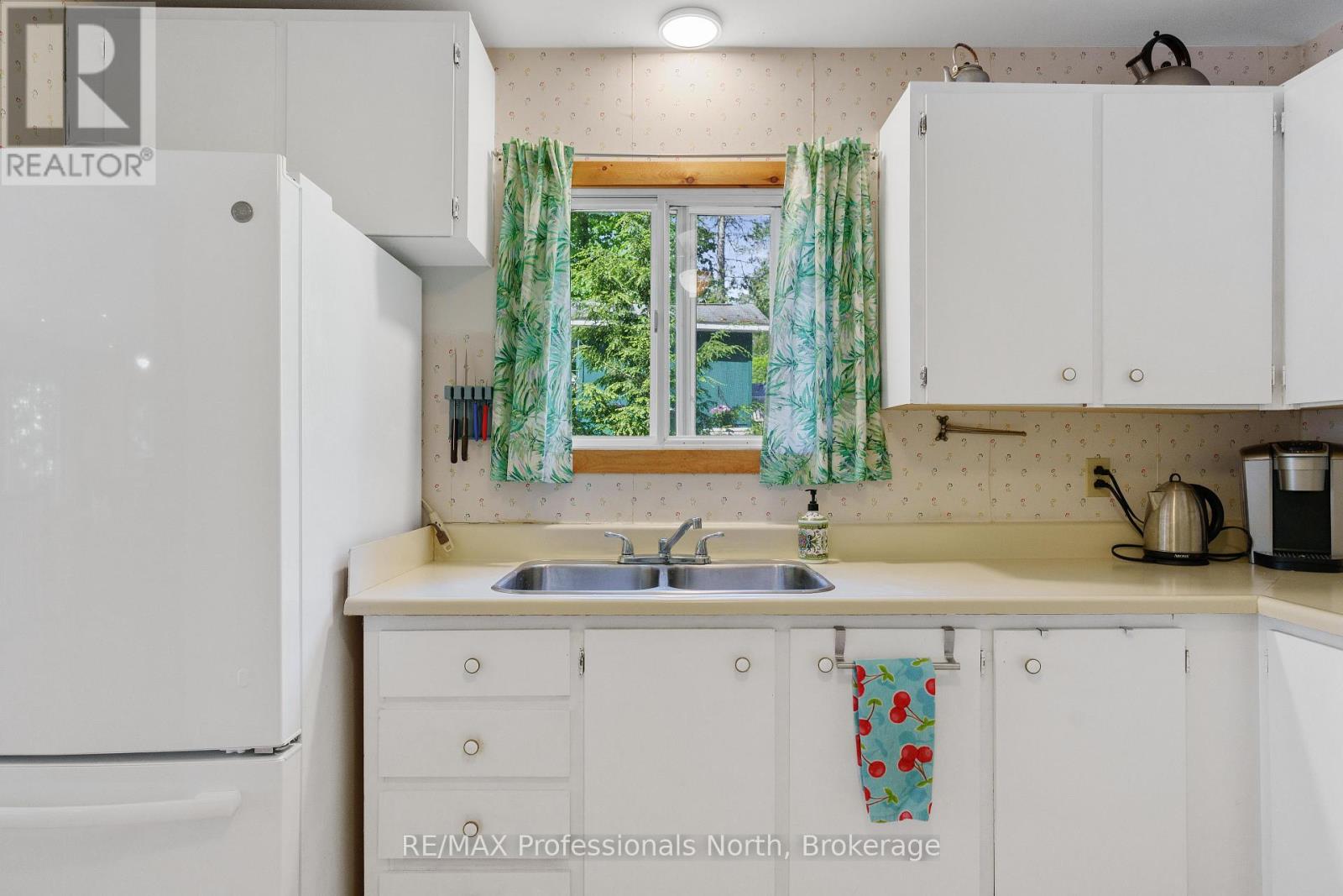 1014 Reid Lane, Lake Of Bays, Ontario  P0A 1H0 - Photo 10 - X12169528