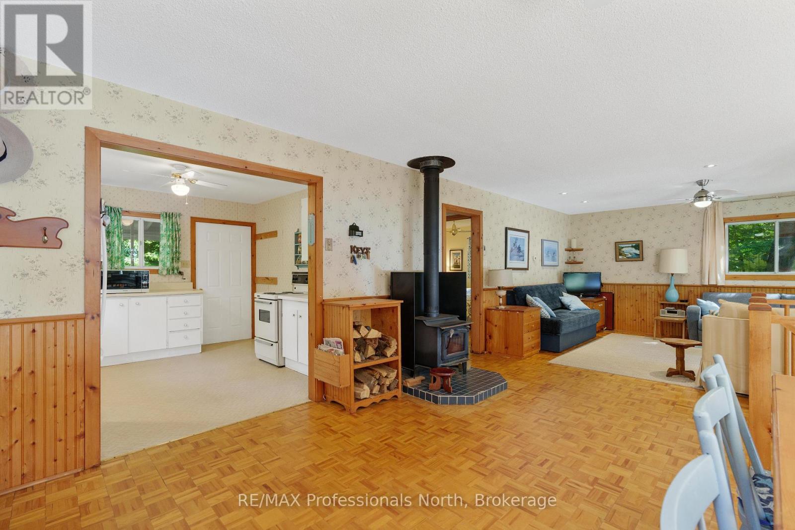 1014 Reid Lane, Lake Of Bays, Ontario  P0A 1H0 - Photo 22 - X12169528